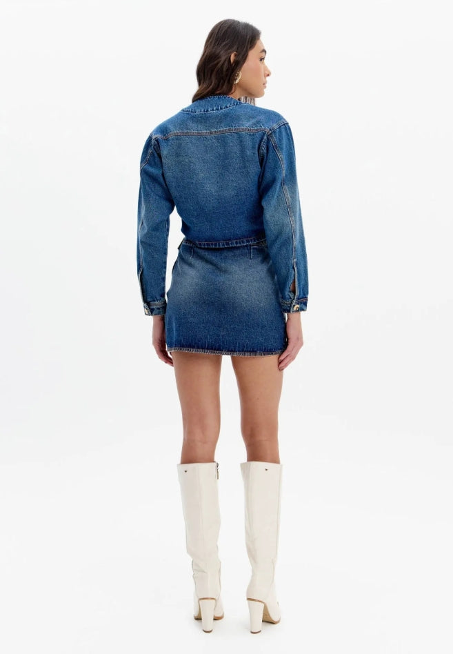 Saia Denim Lança Perfume