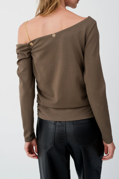 Camisola de um ombro só com corrente preta - BSB