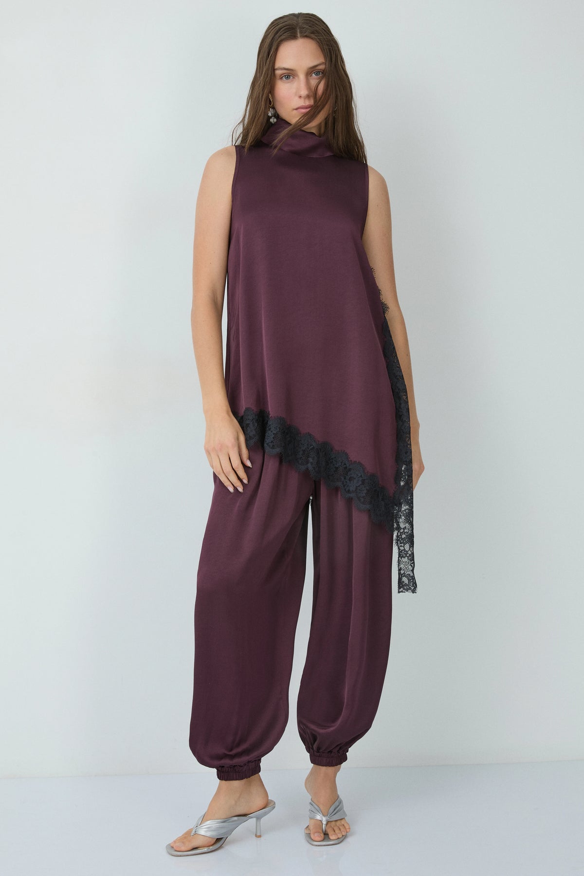 Blusa de gola alta de cetim - BSB