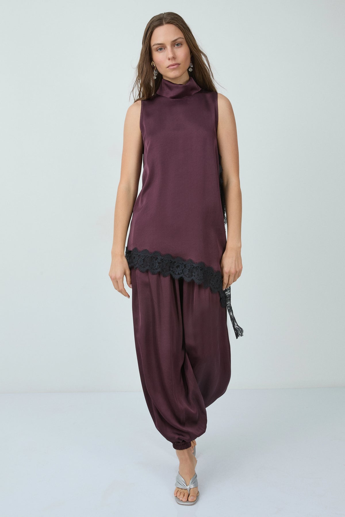 Blusa de gola alta de cetim - BSB