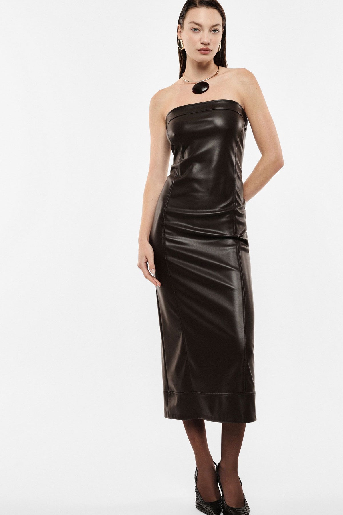 Vestido midi sem alças com decote reto - Imperial