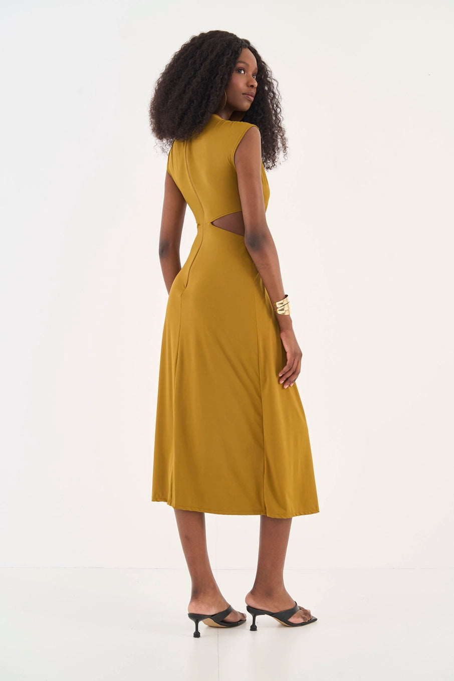 Vestido Midi Cut Out Com Detalhe Em Metal - Colcci
