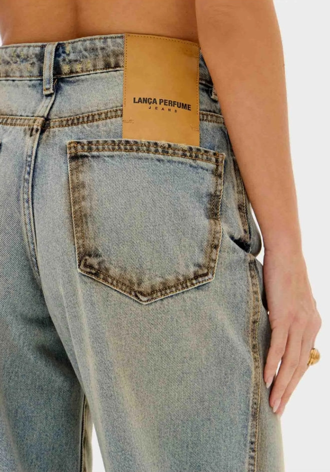 Calça Jeans Wide Leg Com Cintura Média - Lança Perfume