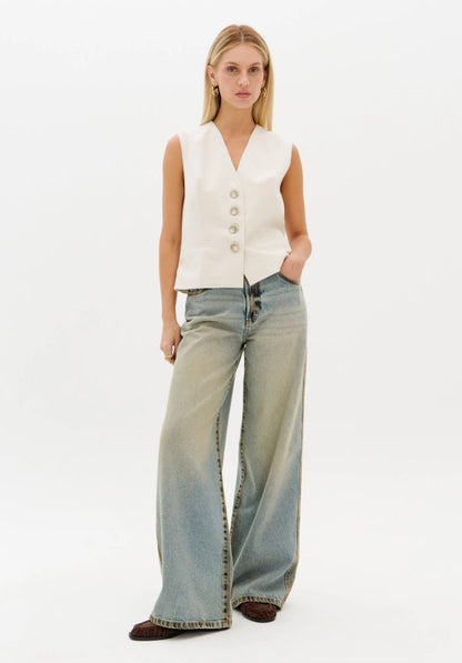 Calça Jeans Wide Leg Com Cintura Média - Lança Perfume