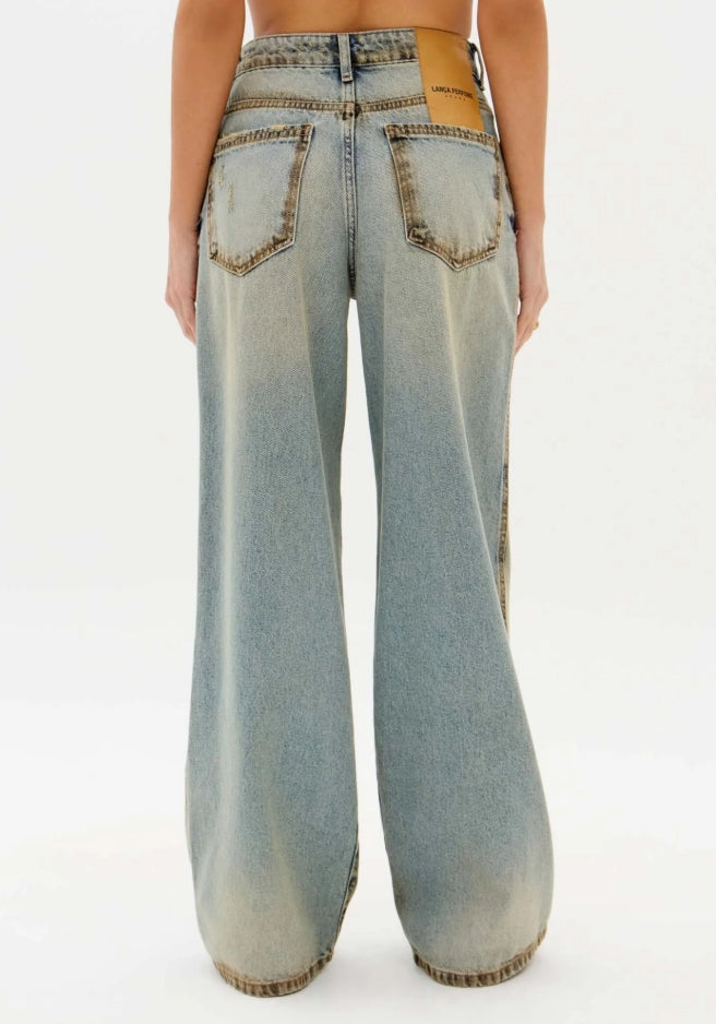 Calça Jeans Wide Leg Com Cintura Média - Lança Perfume