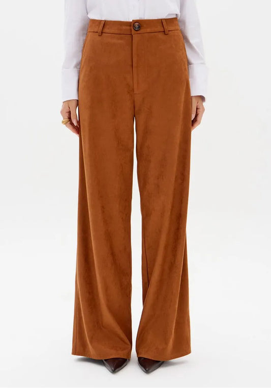 Calças Wide Leg em Suede Camel - Lança Perfume