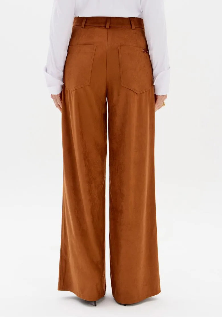 Calças Wide Leg em Suede Camel - Lança Perfume