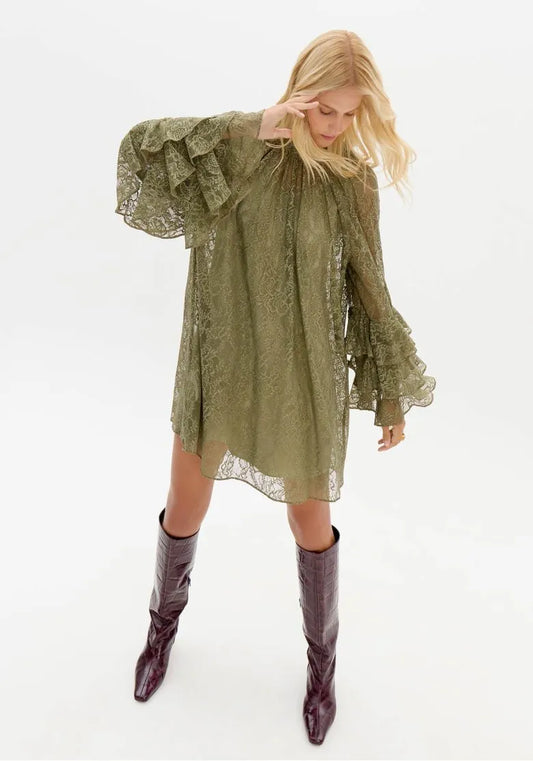 Vestido Curto Amplo Renda - Lança Perfume