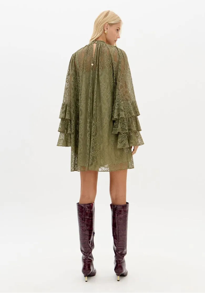 Vestido Curto Amplo Renda - Lança Perfume