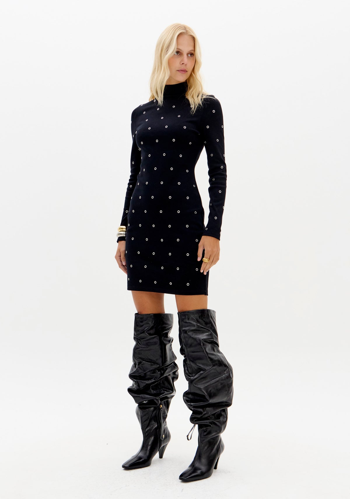 Vestido Curto com Tachas Preto - Lança Perfume