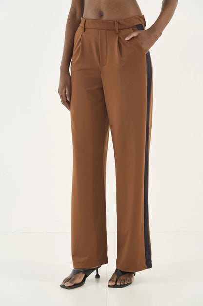 Calça Em Alfaiataria Reta Com Listra Lateral - Colcci
