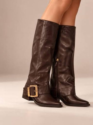 Bota Couro Fold Over com Fivela - Lança Perfume