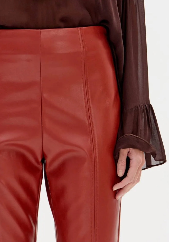 Calça Boot Cut Com Cintura Alta - Lança Perfume